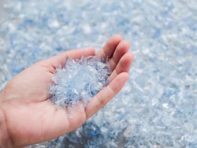 white and blue recycled PET flakes